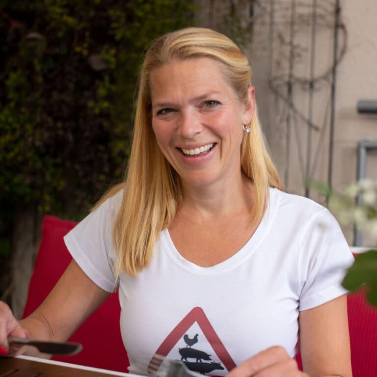 Andrea no longer has symptoms of Grave's disease on a carnivore diet